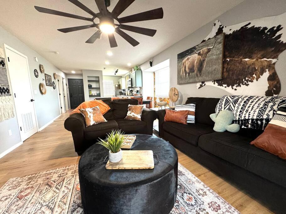 Modern Comfort: Updated Cozy Condo In Indian Point Branson Bagian luar foto
