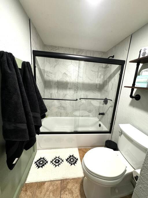 Modern Comfort: Updated Cozy Condo In Indian Point Branson Bagian luar foto