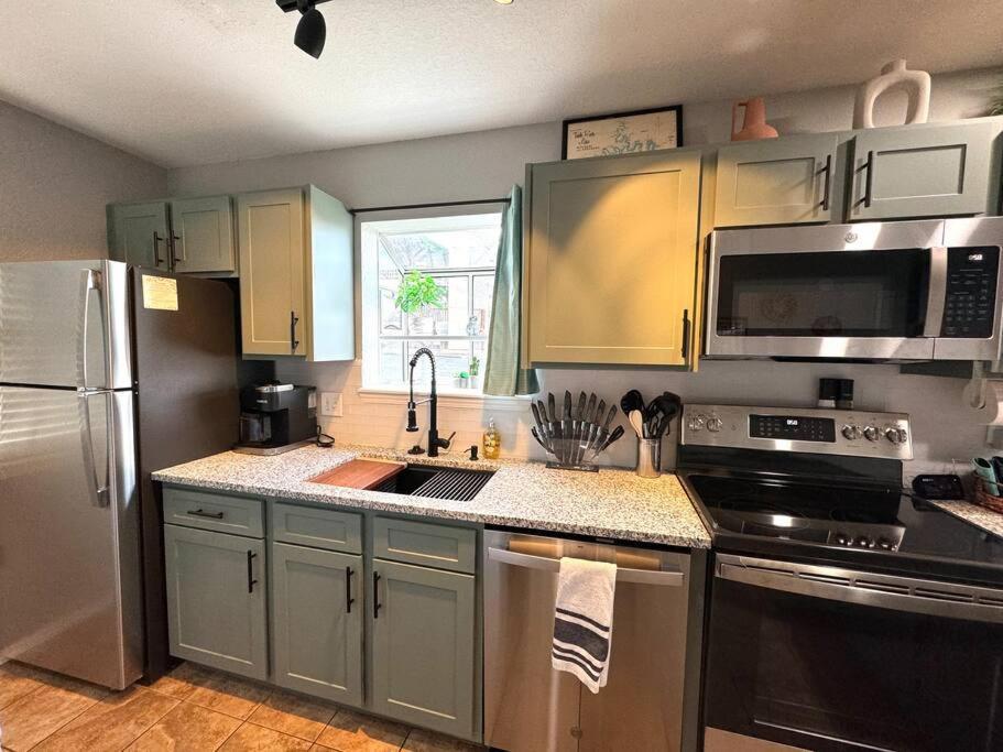 Modern Comfort: Updated Cozy Condo In Indian Point Branson Bagian luar foto