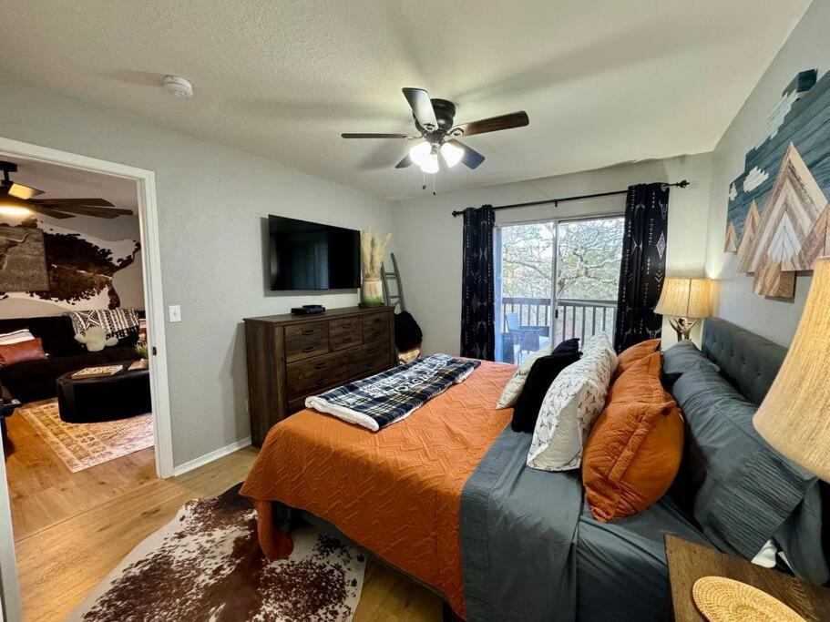 Modern Comfort: Updated Cozy Condo In Indian Point Branson Bagian luar foto