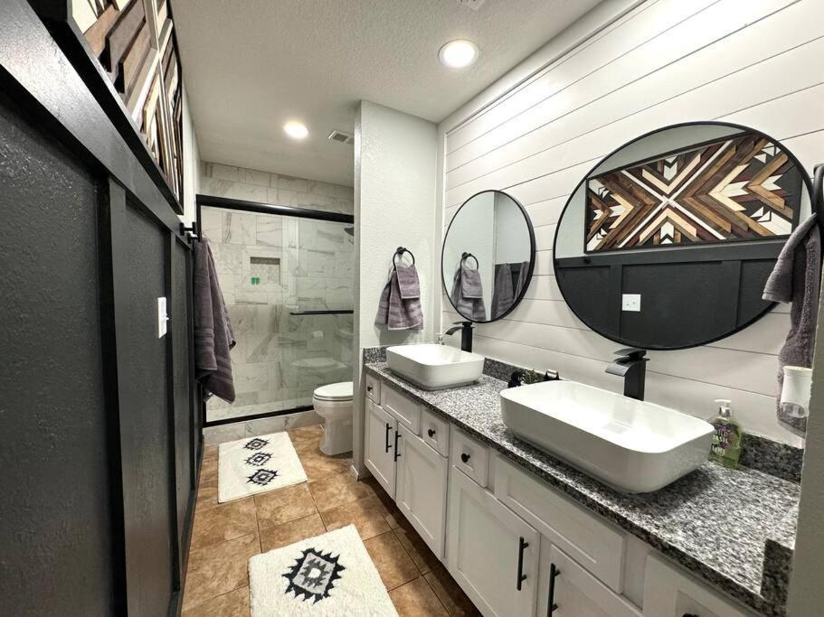 Modern Comfort: Updated Cozy Condo In Indian Point Branson Bagian luar foto