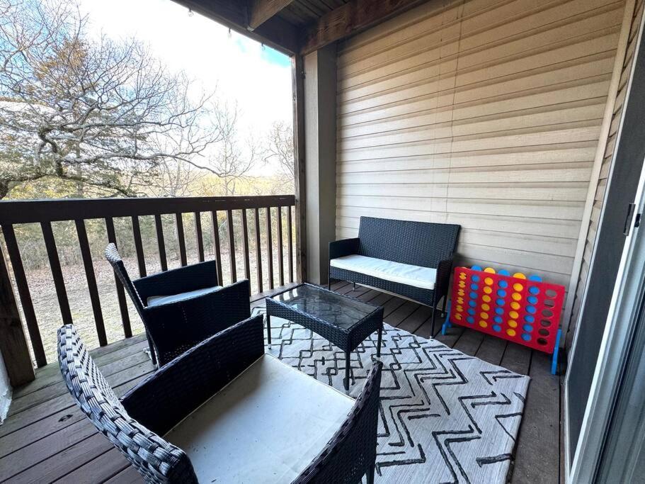 Modern Comfort: Updated Cozy Condo In Indian Point Branson Bagian luar foto